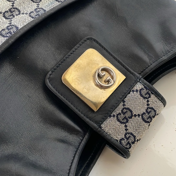 Authentic Gucci Canvas/Leather Shoulder Bag. - Picture 17 of 17